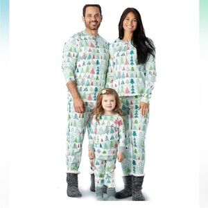HONEST BABY Family Matching Pajamas in Feelin’ Pine, Mens Large TOP ONLY